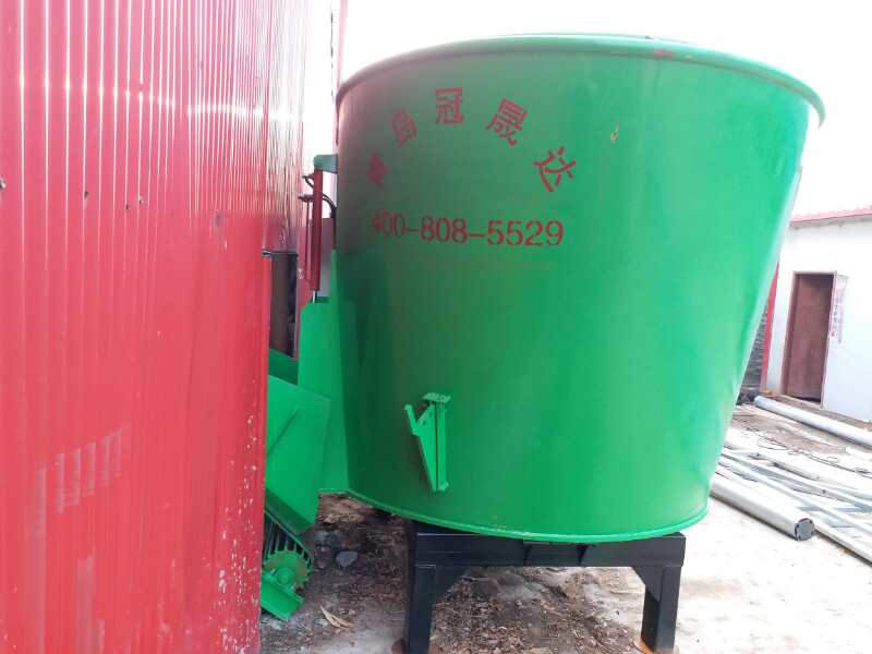 河南某公司購(gòu)買固定式TMR攪拌機(jī) 河南某公司購(gòu)買固定式TMR攪拌機(jī)